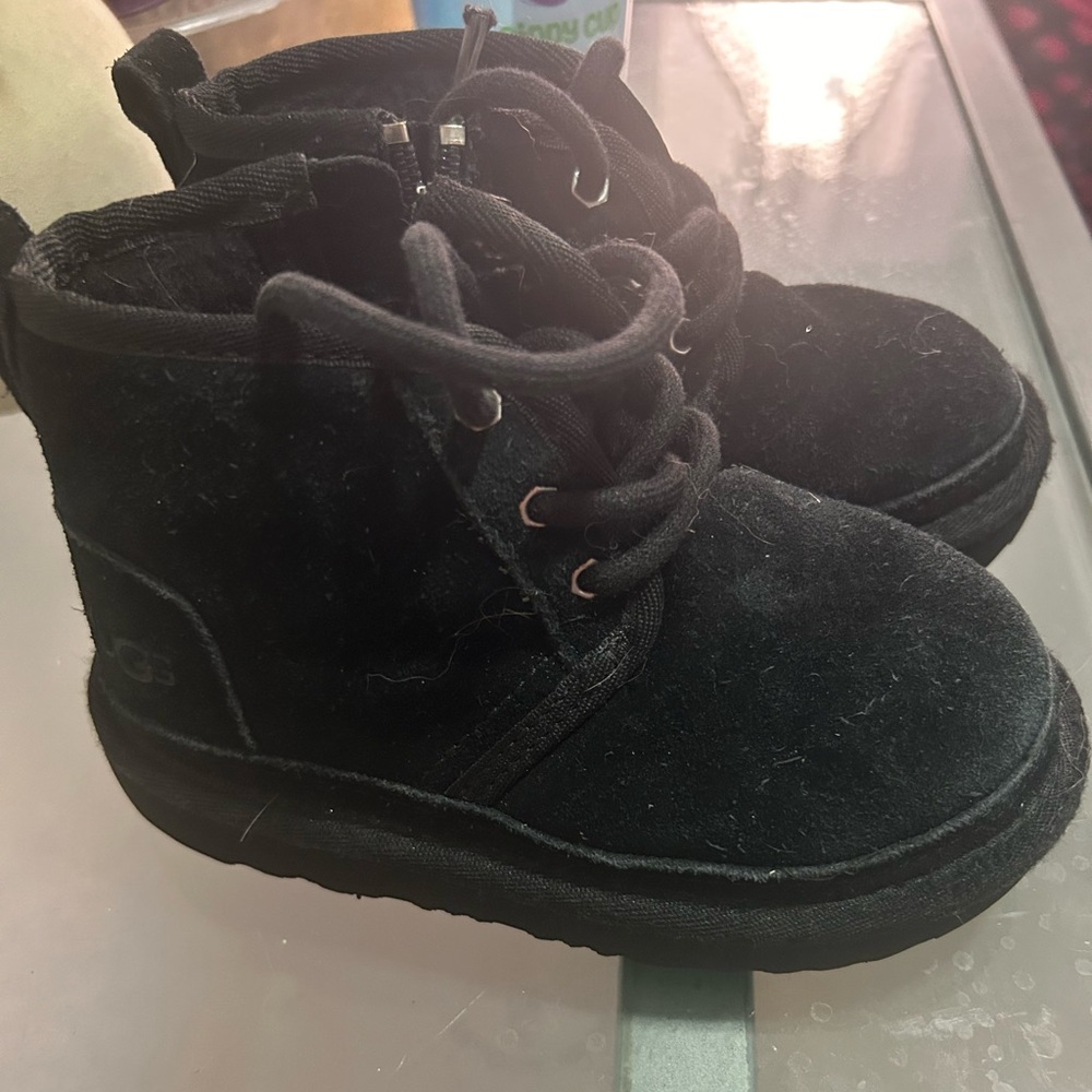 Toddler Uggs size 9
